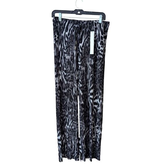 New Mix Pleated Palazzo Pants Animal Print Leopard Flowy Resort Size 1X - Picture 1 of 8